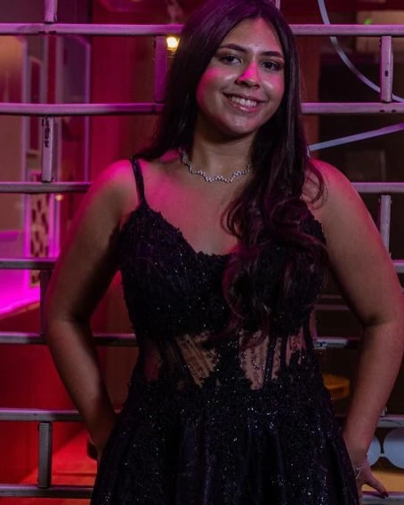 Aniversariante na pista durante a festa atendida pela Showtime Cocktails
